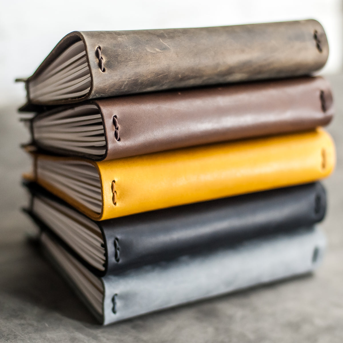 An application scenario or product detail of custom leather journal covers - Image 20
