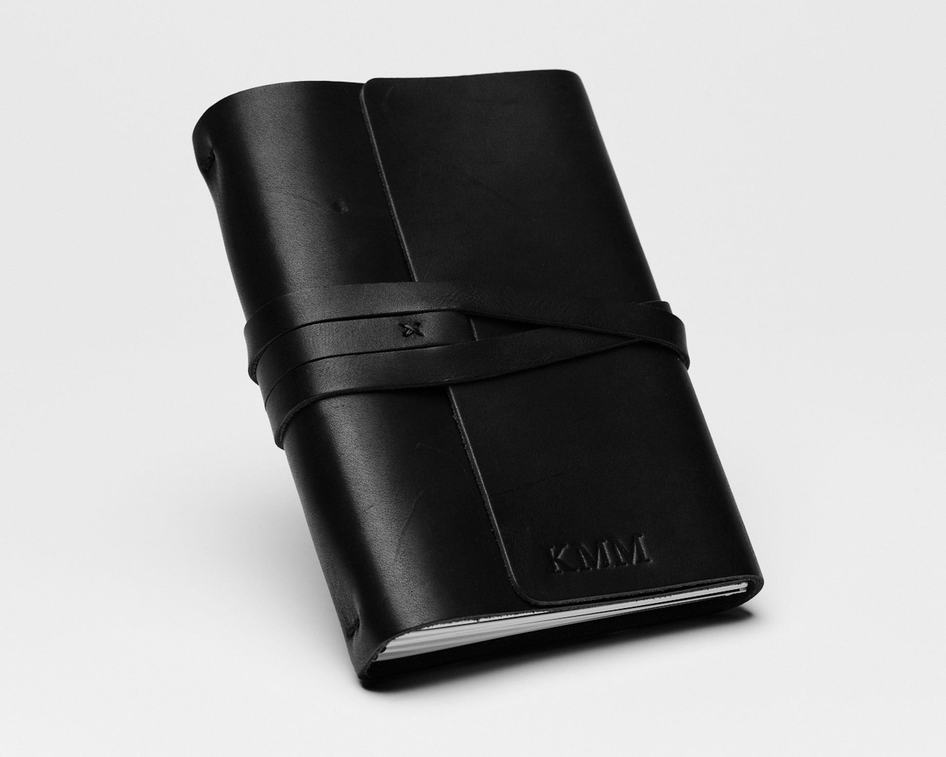 An application scenario or product detail of custom leather journals - Image 19