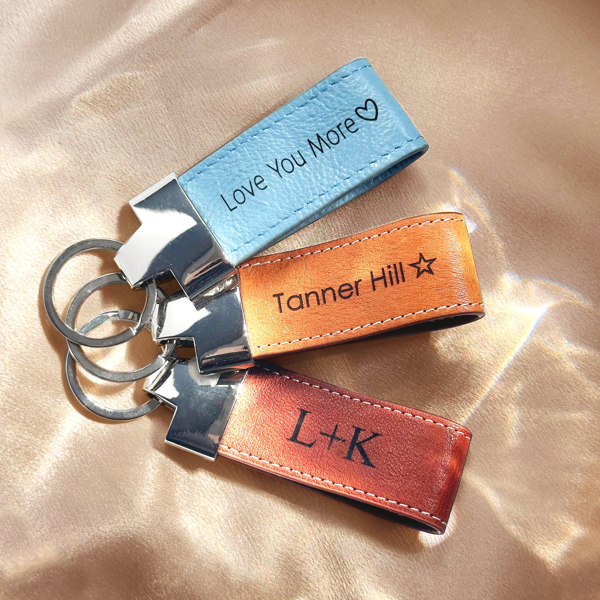 An application scenario or product detail of custom leather keychains - Image 3
