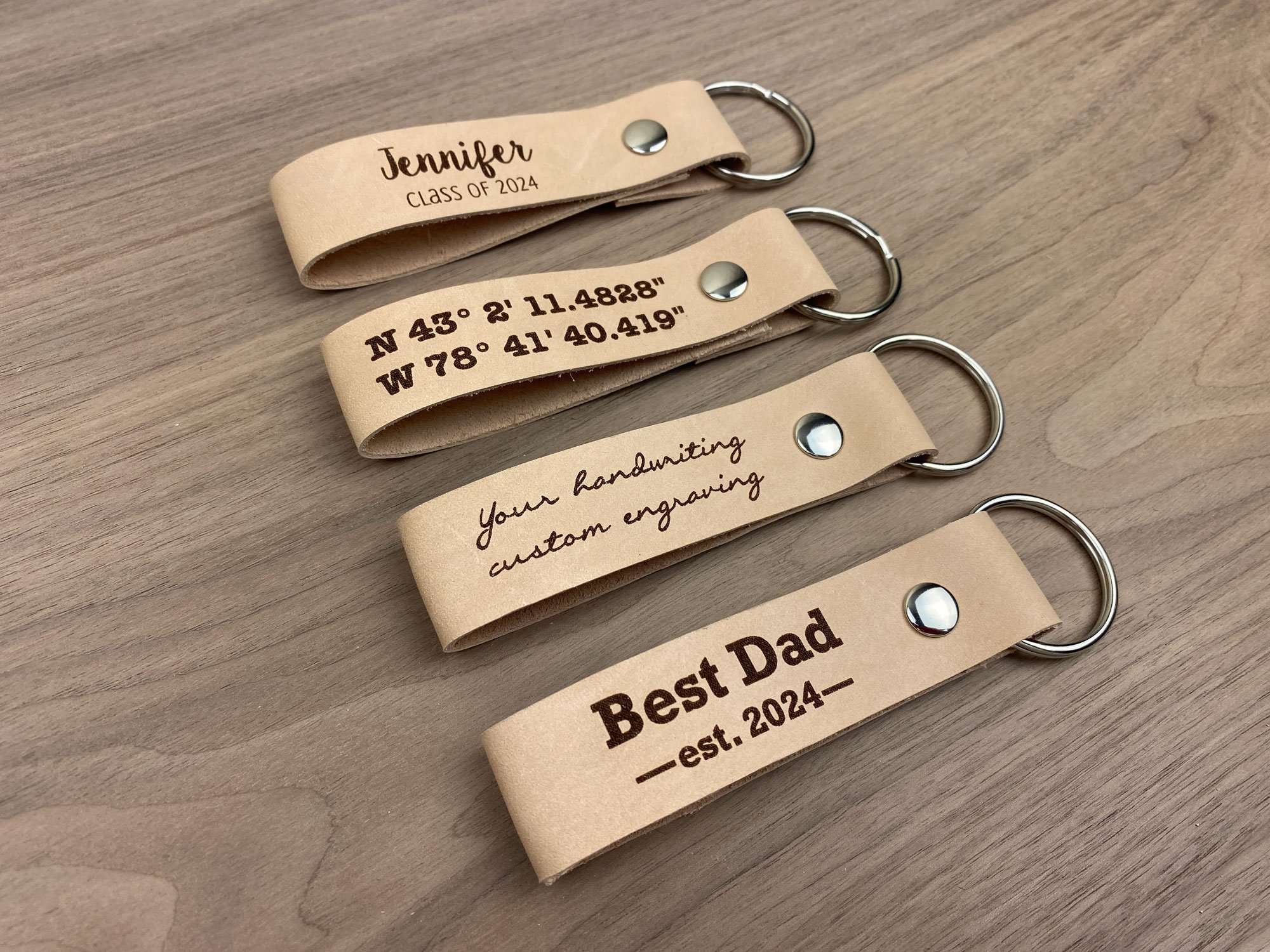 An application scenario or product detail of custom leather keychains bulk - Image 17