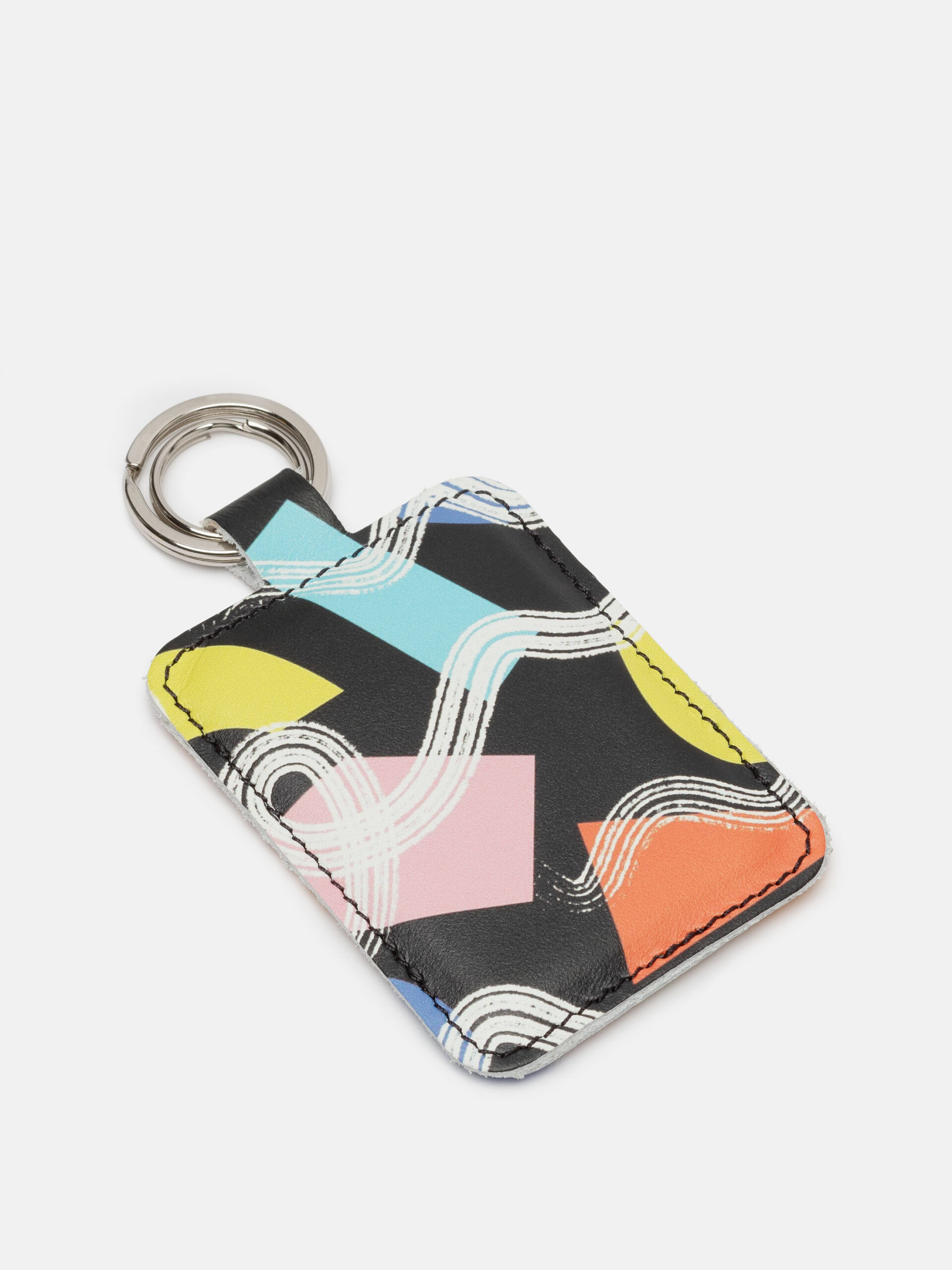 An application scenario or product detail of custom leather keyring - Image 6