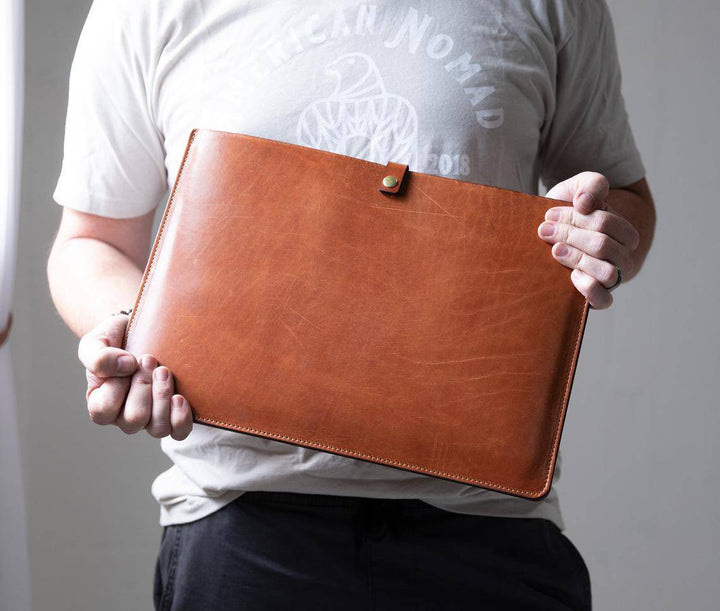 An application scenario or product detail of custom leather laptop sleeve - Image 6