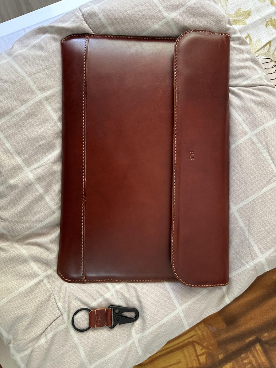 An application scenario or product detail of custom leather laptop sleeve - Image 10