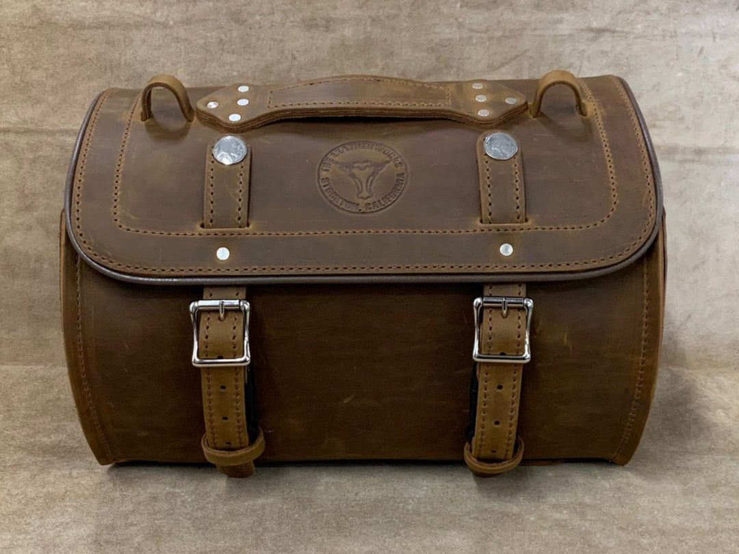An application scenario or product detail of custom leather luggage - Image 9
