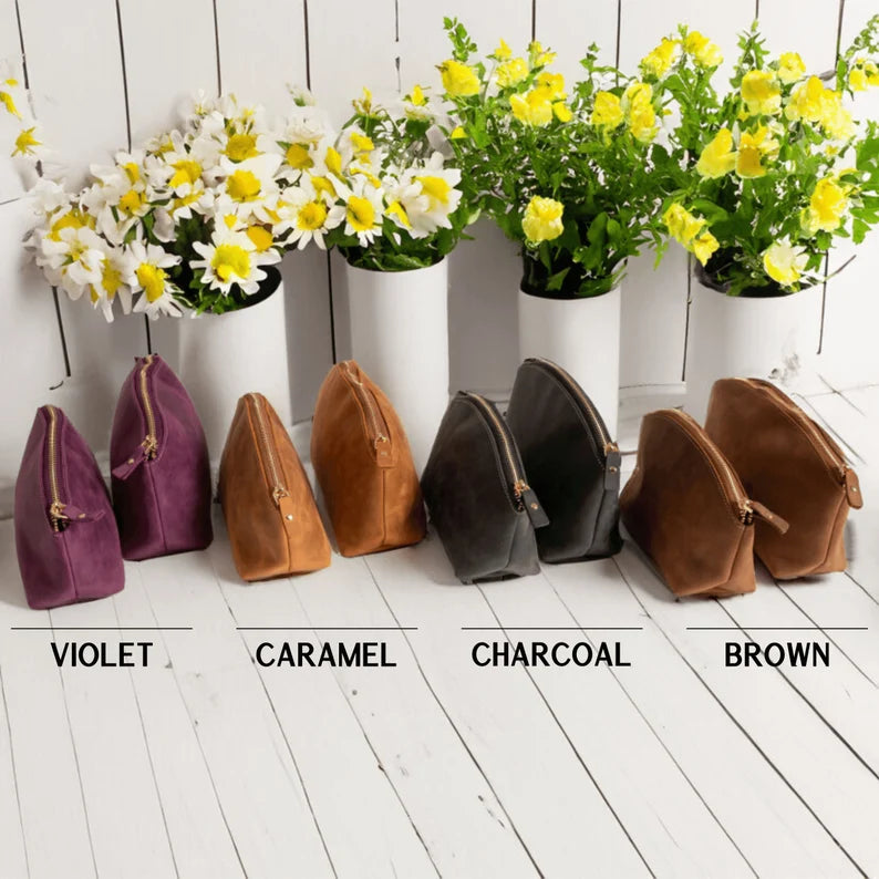 An application scenario or product detail of custom leather makeup bags - Image 9