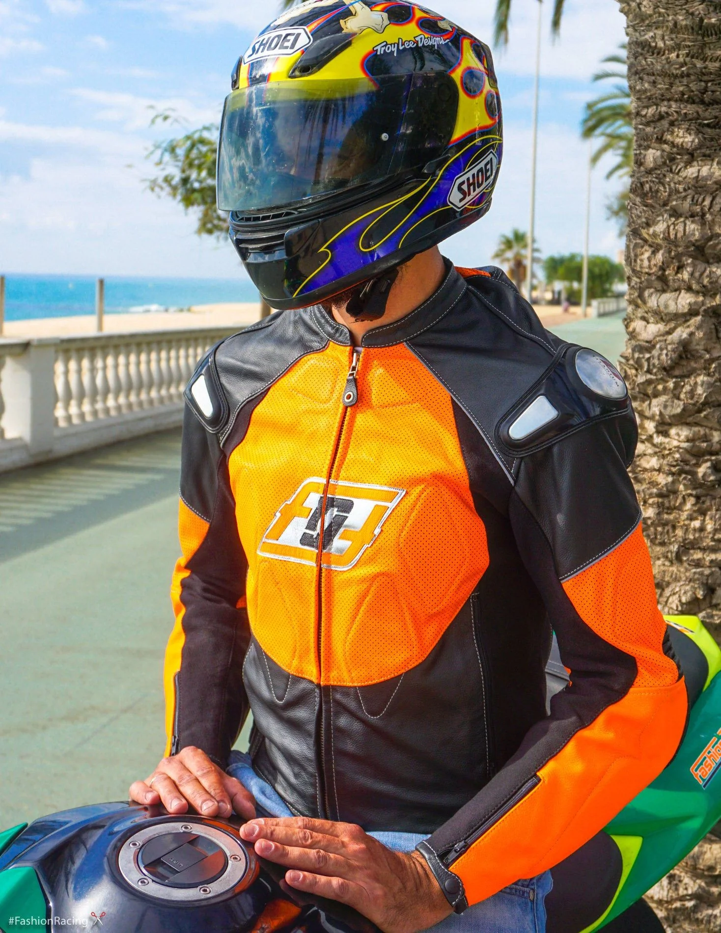 An application scenario or product detail of custom leather motorcycle jackets - Image 21