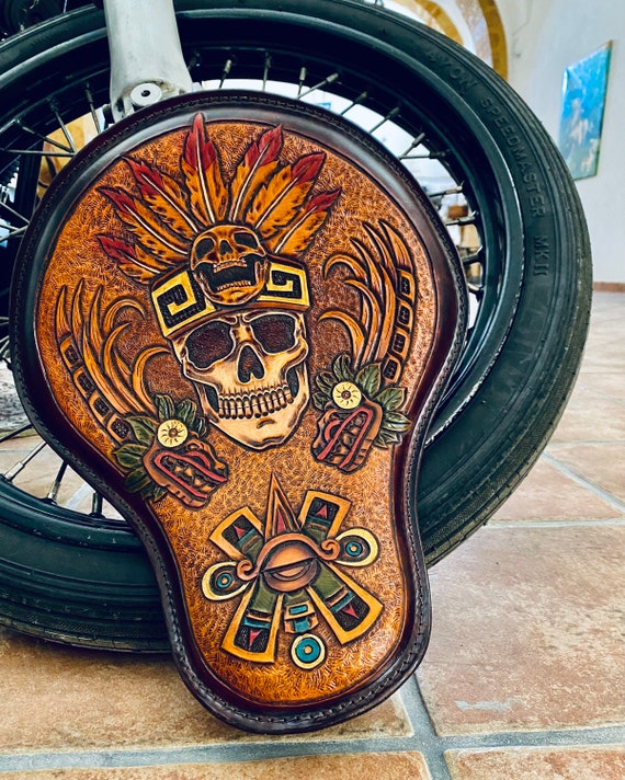 An application scenario or product detail of custom leather motorcycle seats - Image 14