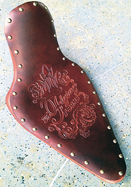 An application scenario or product detail of custom leather motorcycle seats - Image 21