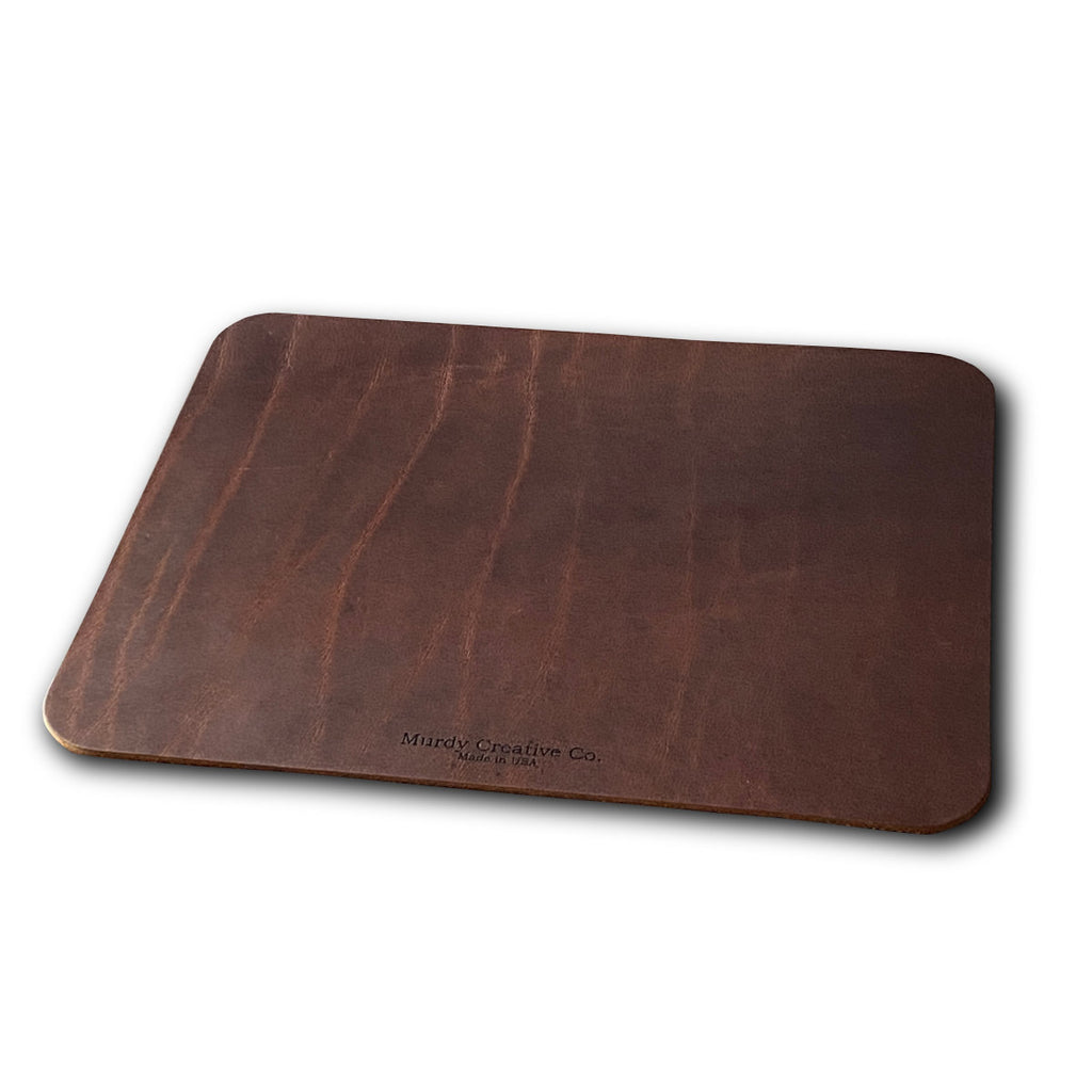An application scenario or product detail of custom leather mouse pad - Image 8