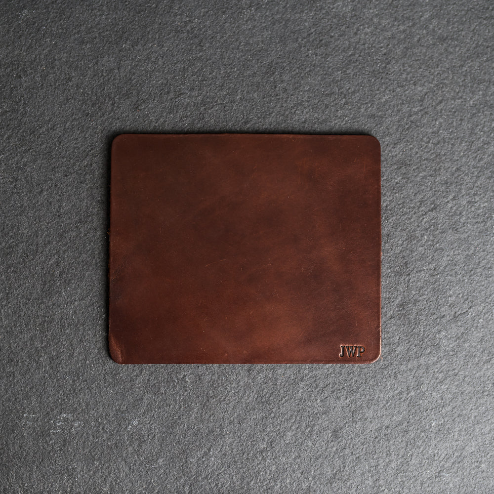 An application scenario or product detail of custom leather mouse pad - Image 9