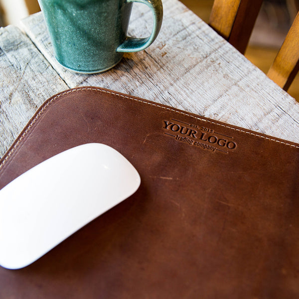 An application scenario or product detail of custom leather mouse pad - Image 16