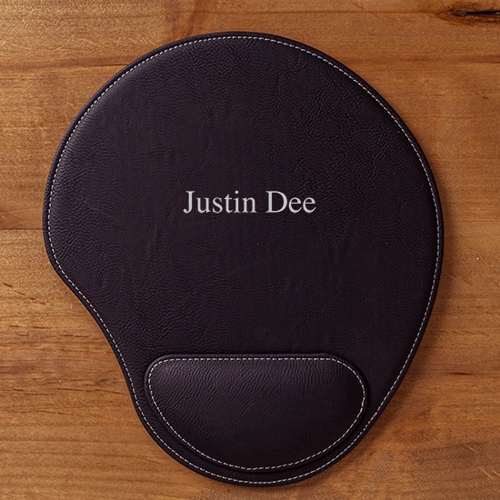 An application scenario or product detail of custom leather mouse pad - Image 24
