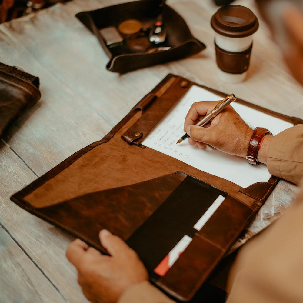 An application scenario or product detail of custom leather padfolio - Image 12