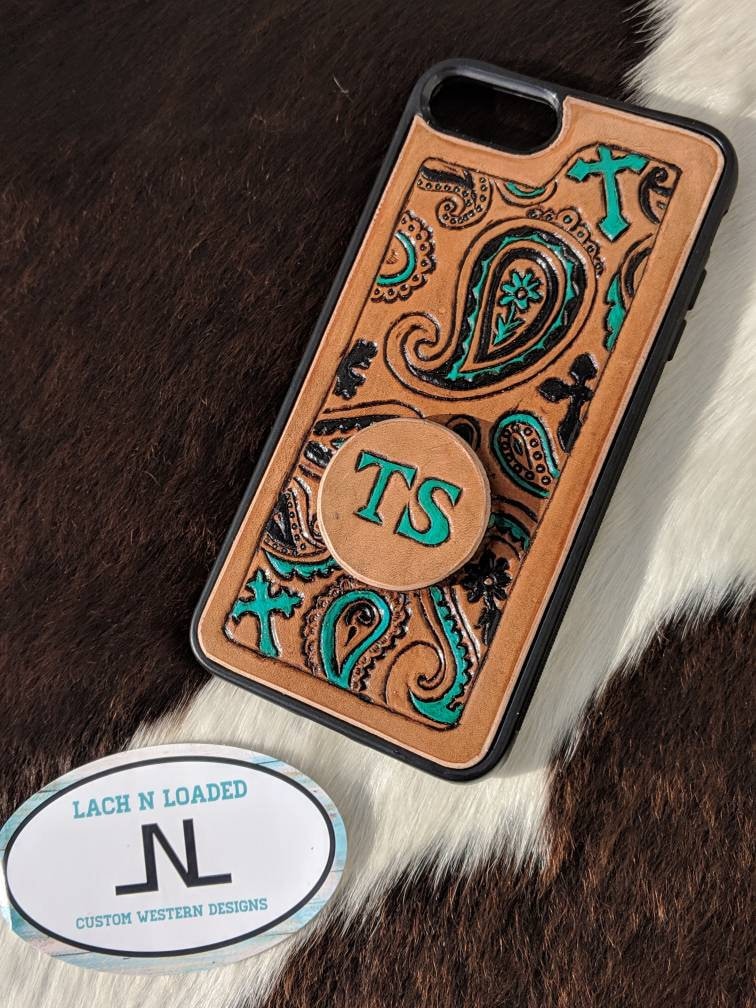 An application scenario or product detail of custom leather phone case - Image 8