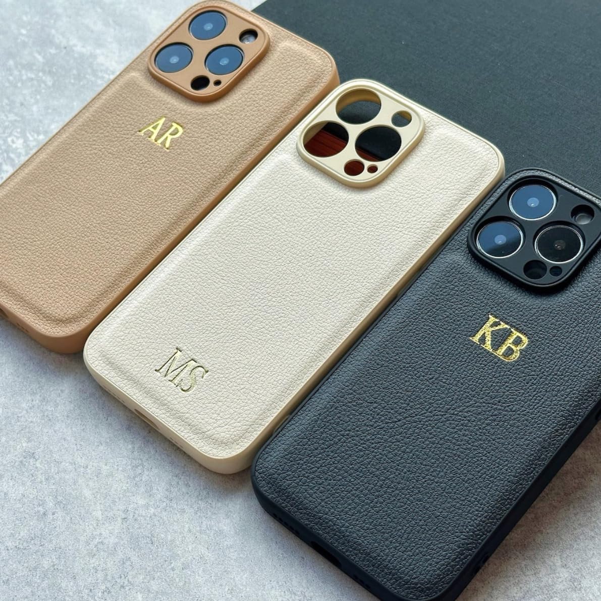 An application scenario or product detail of custom leather phone cases - Image 9