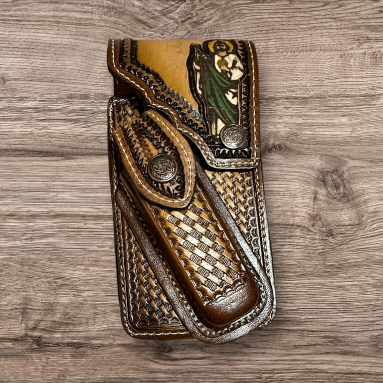 An application scenario or product detail of custom leather phone holster - Image 13