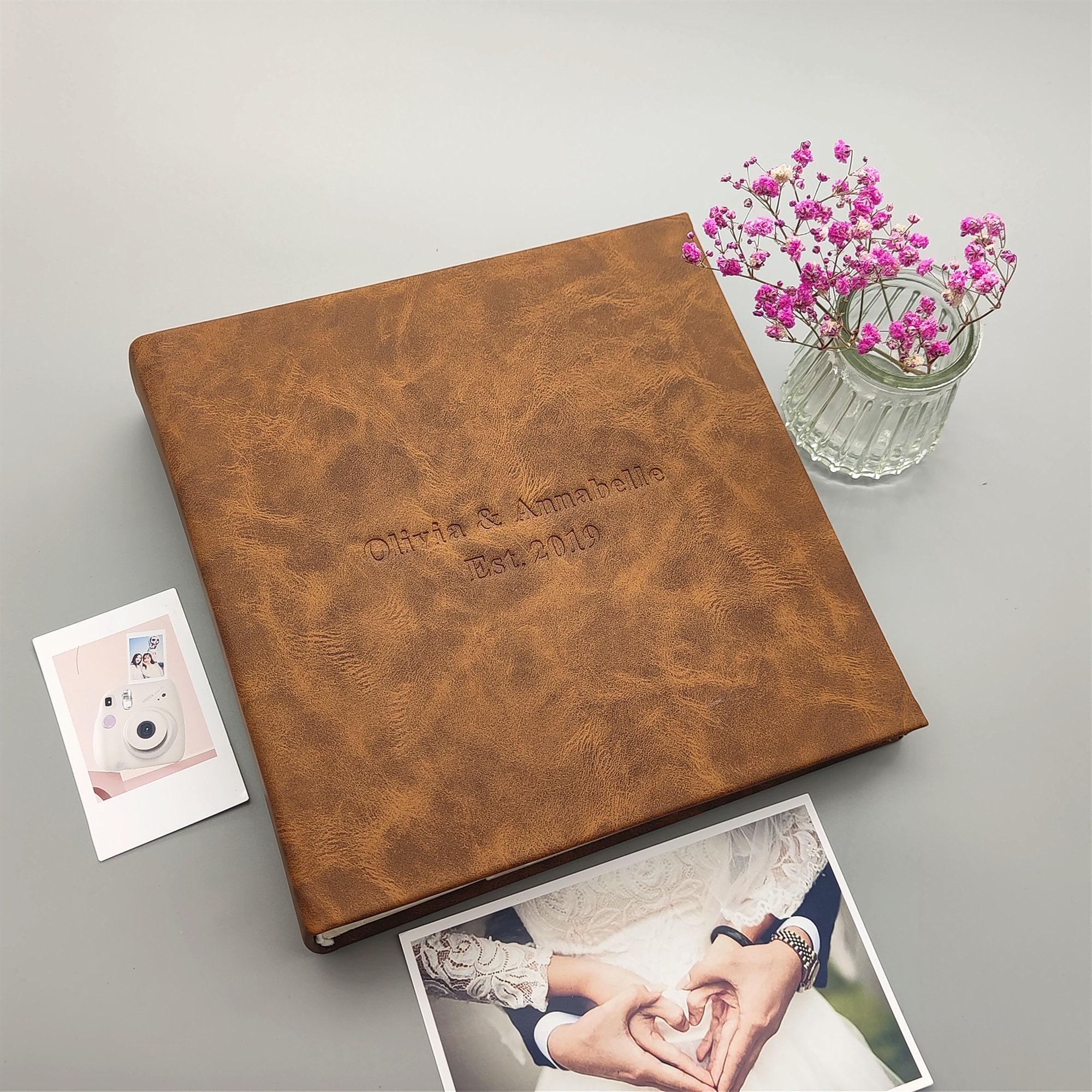 An application scenario or product detail of custom leather photo albums - Image 11