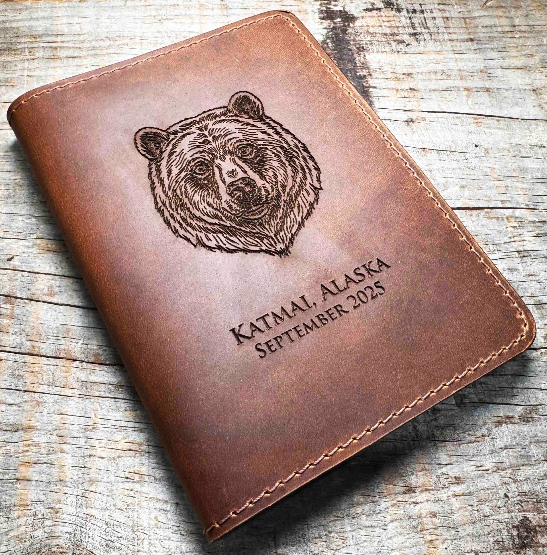 An application scenario or product detail of custom leather photo albums - Image 19