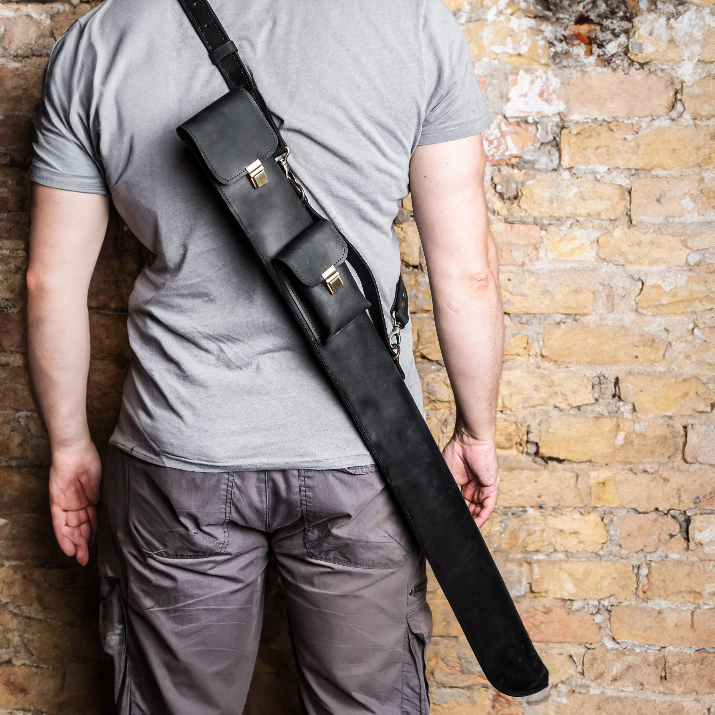 An application scenario or product detail of custom leather pool cue cases - Image 4