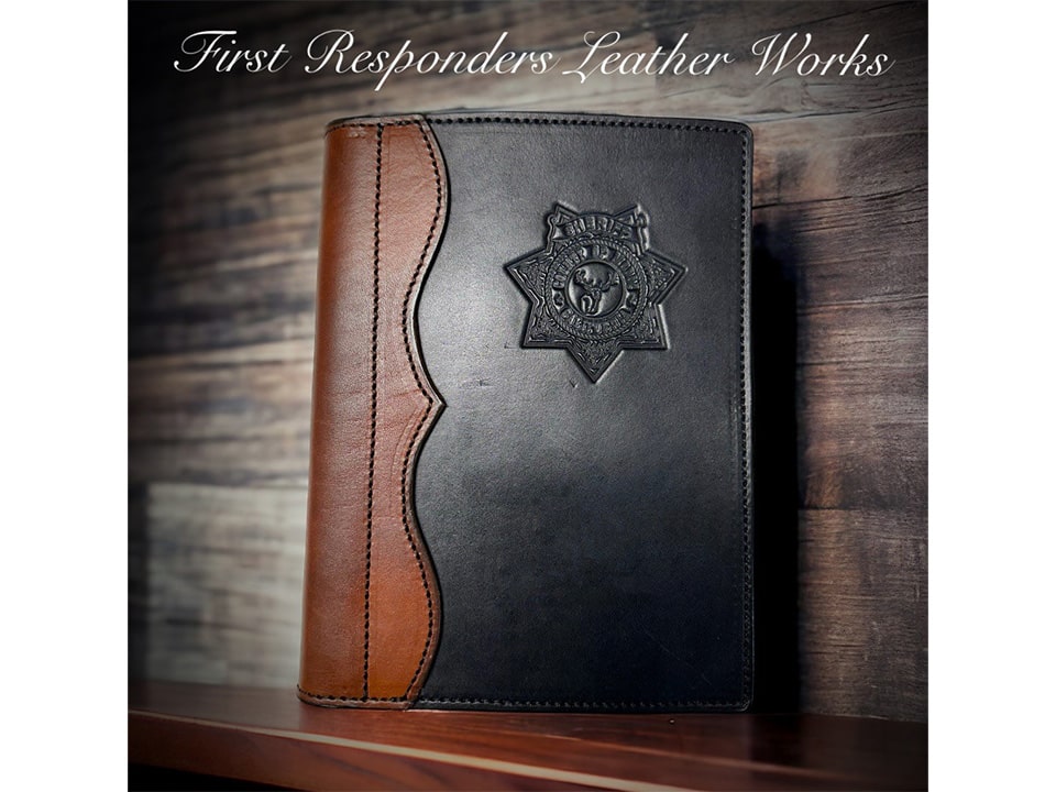 An application scenario or product detail of custom leather portfolio - Image 12