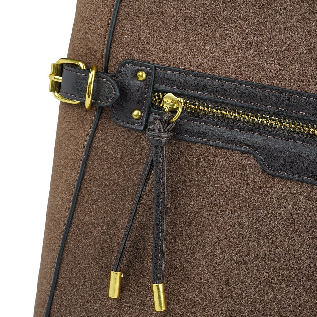 An application scenario or product detail of custom leather purses - Image 7