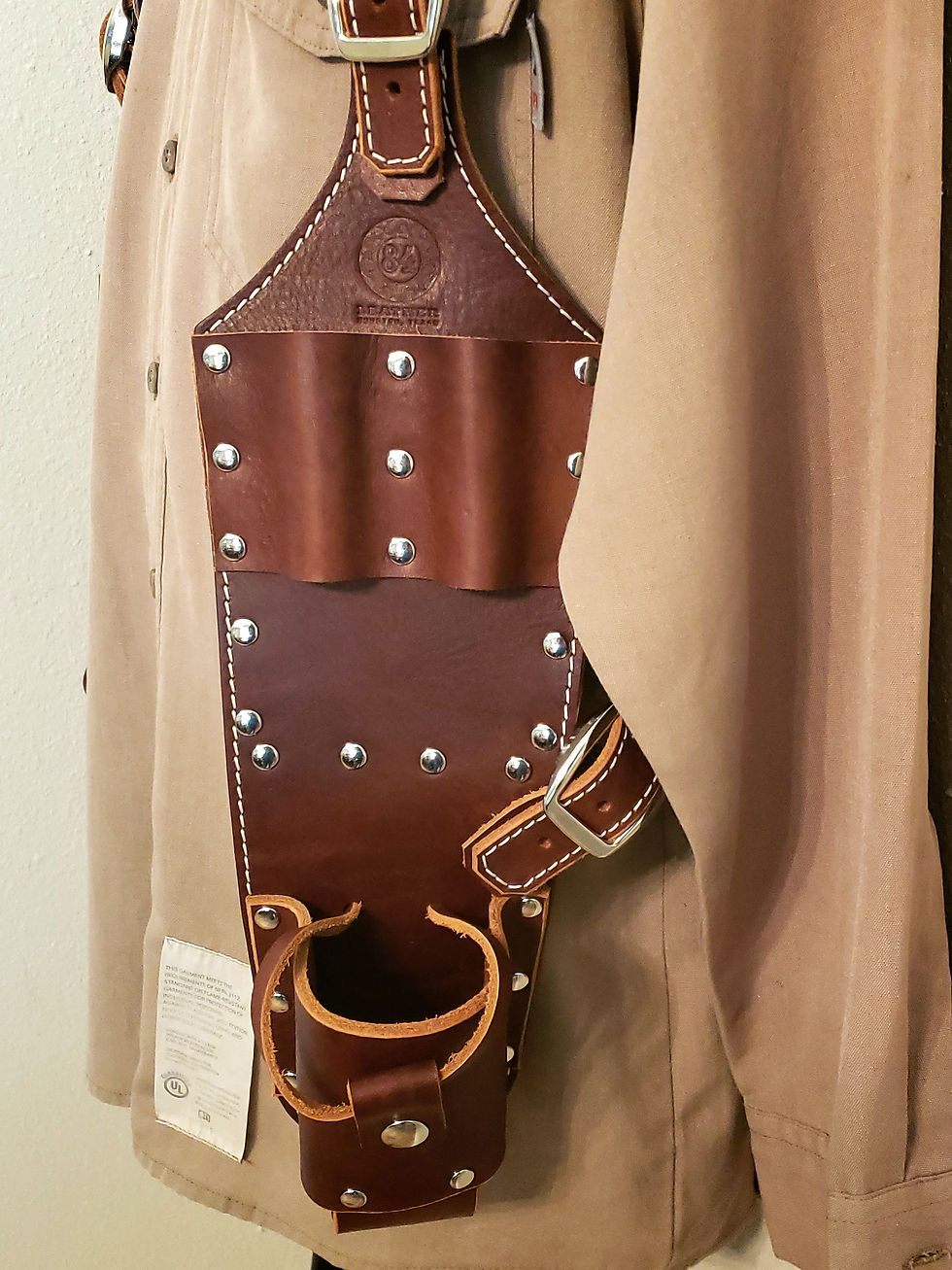 An application scenario or product detail of custom leather radio harness - Image 4