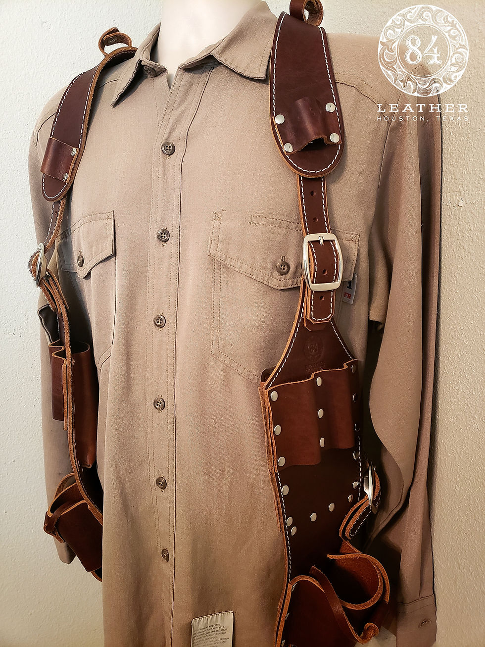 An application scenario or product detail of custom leather radio harness - Image 7