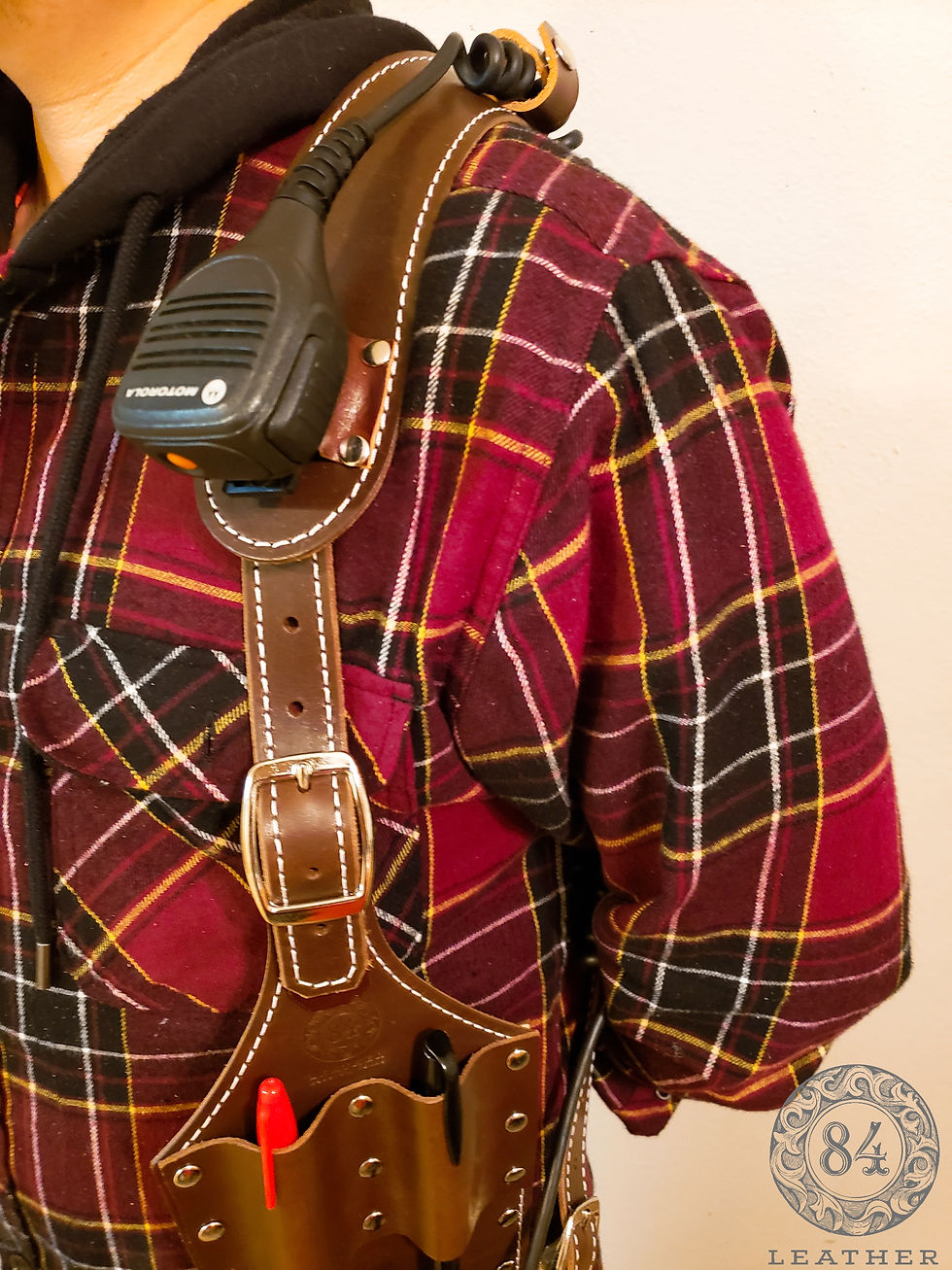 An application scenario or product detail of custom leather radio harness - Image 14