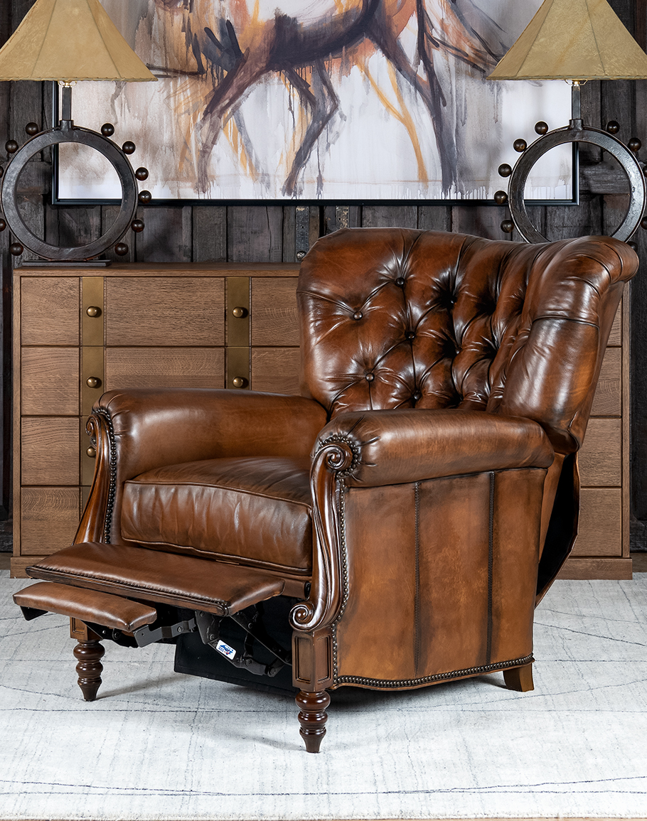 An application scenario or product detail of custom leather recliner - Image 5