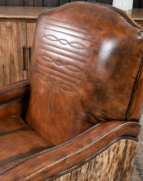 An application scenario or product detail of custom leather recliner - Image 6