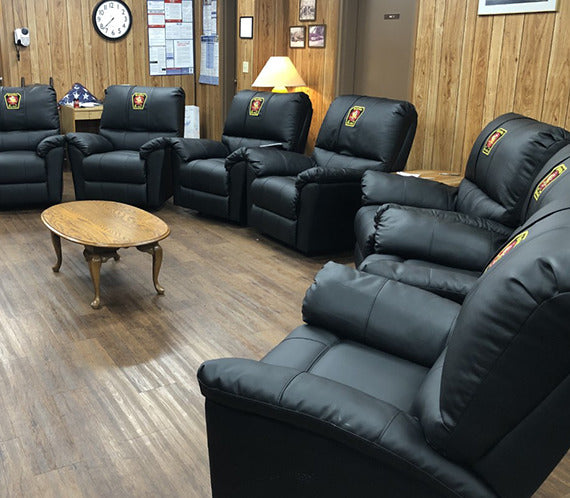 An application scenario or product detail of custom leather recliner - Image 15