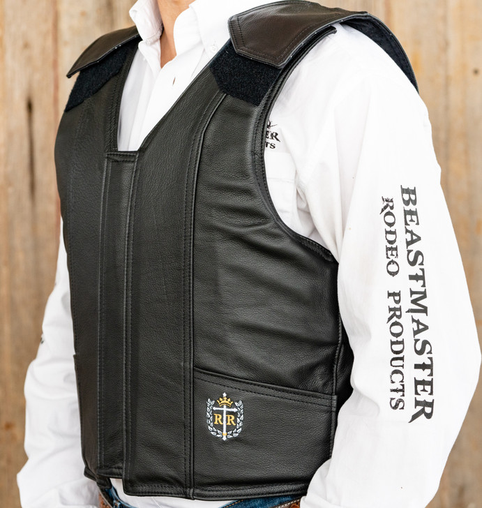 An application scenario or product detail of custom leather riding vest - Image 14