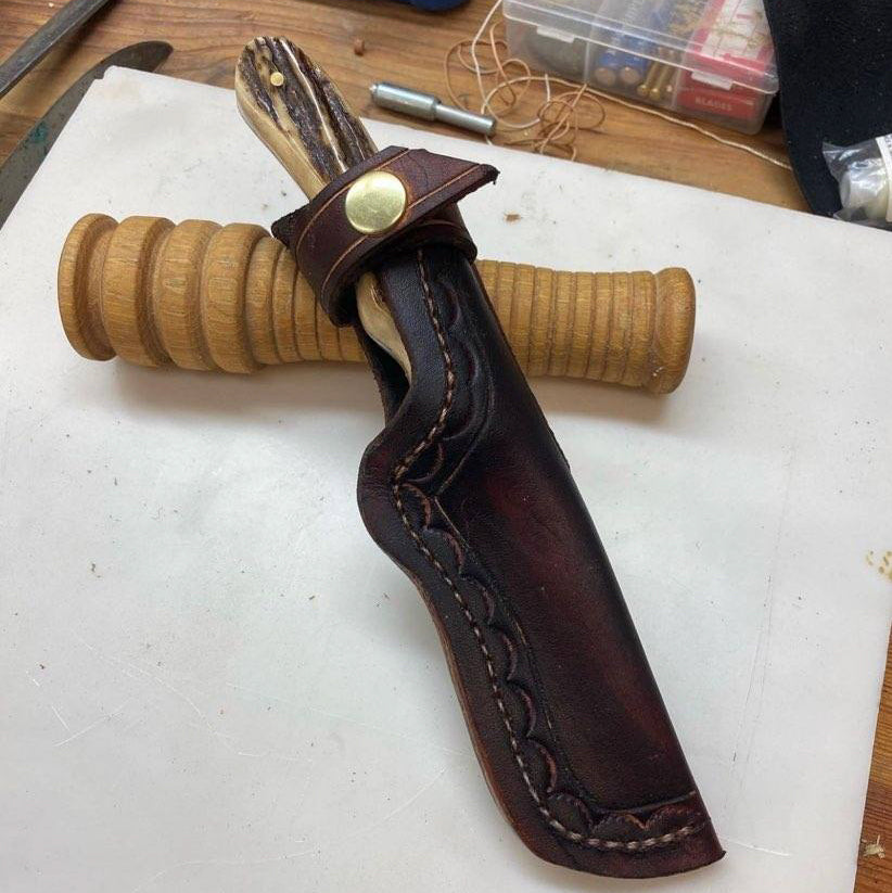 An application scenario or product detail of custom leather sheath - Image 15