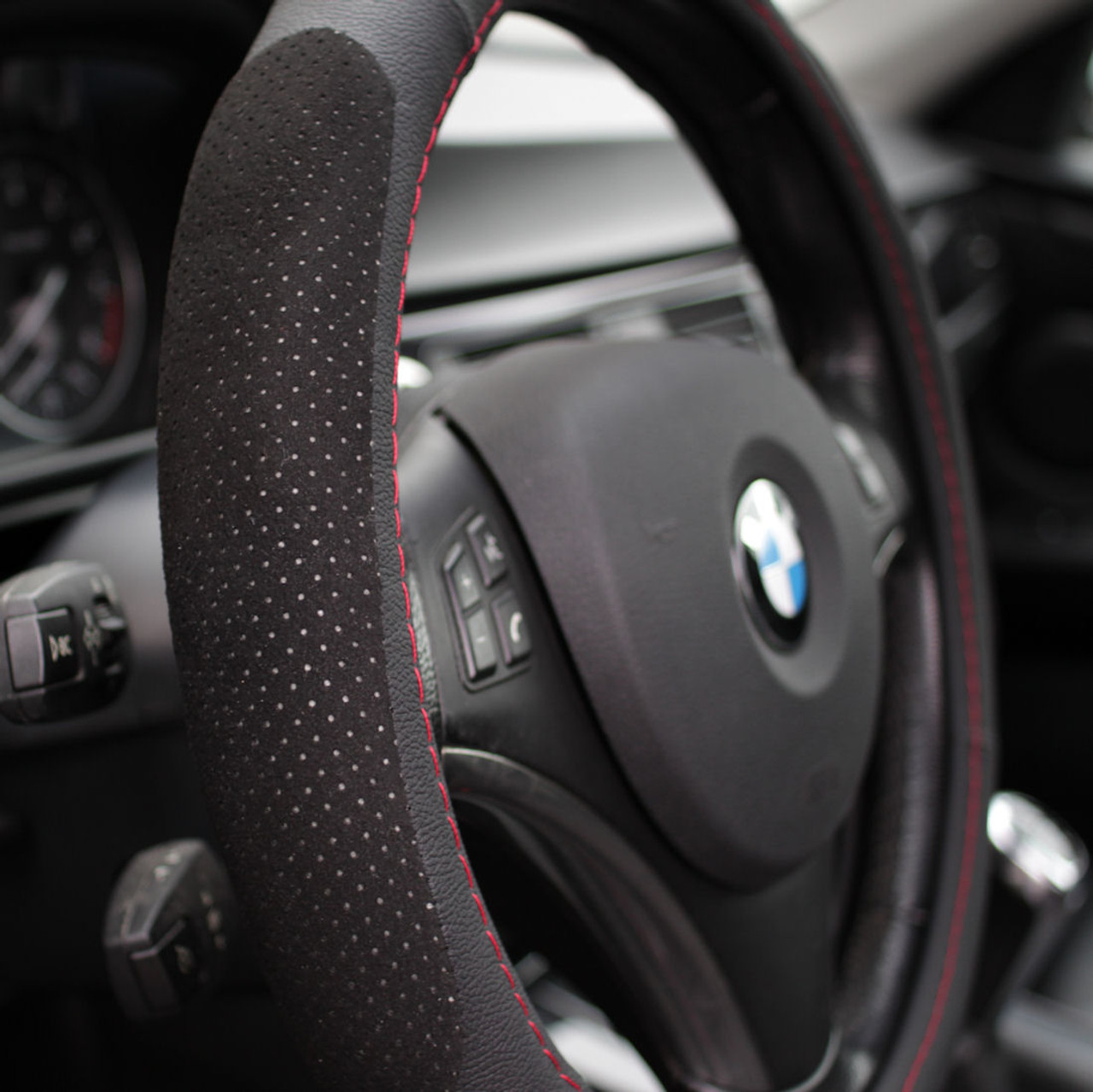 An application scenario or product detail of custom leather steering wheel covers - Image 14