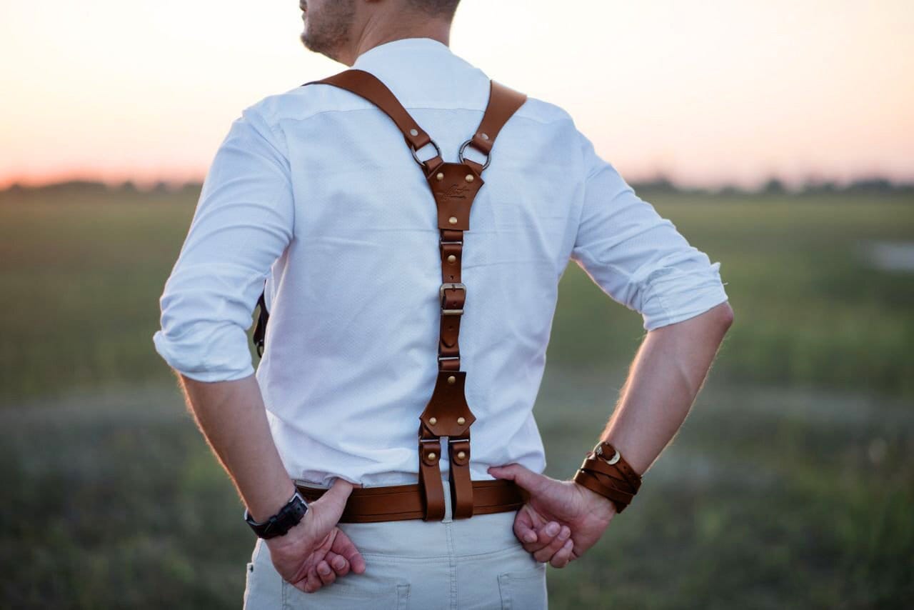 An application scenario or product detail of custom leather suspenders - Image 12