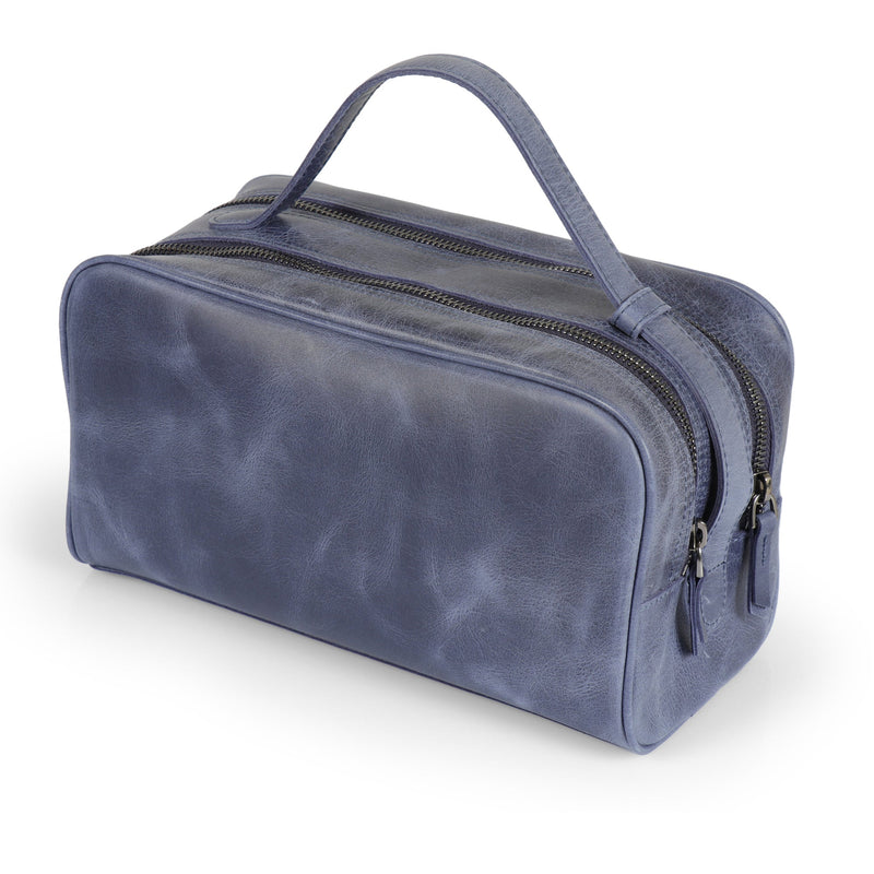 An application scenario or product detail of custom leather toiletry bag - Image 18