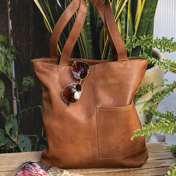 An application scenario or product detail of custom leather tote bags - Image 3