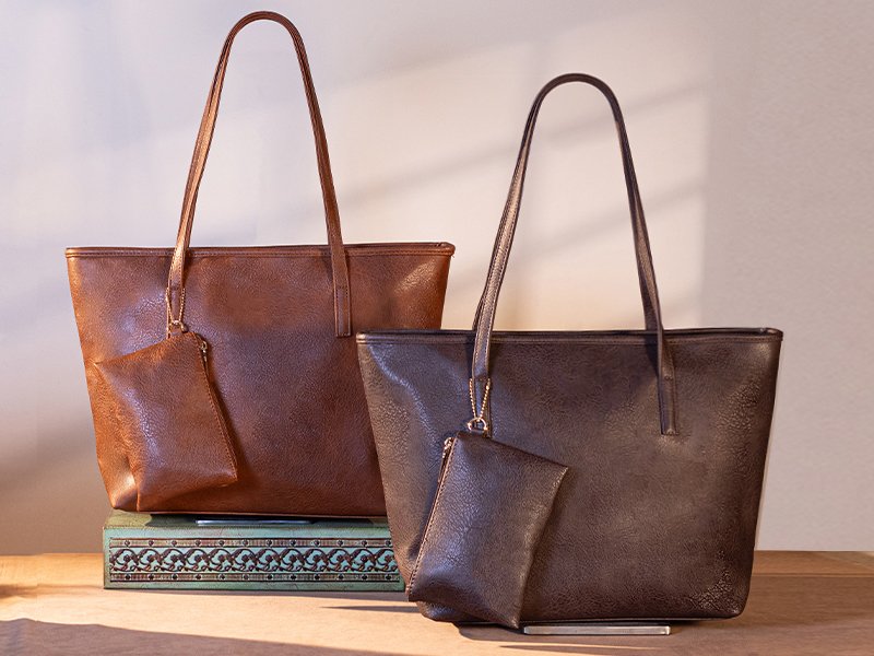 An application scenario or product detail of custom leather tote bags - Image 8