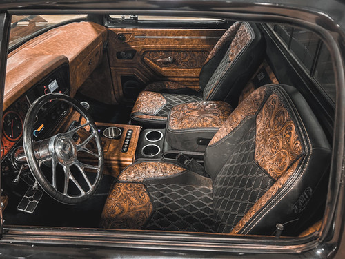 An application scenario or product detail of custom leather truck seats - Image 6