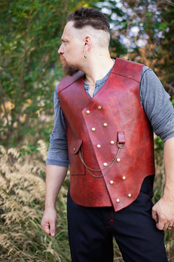 An application scenario or product detail of custom leather vest for men - Image 17