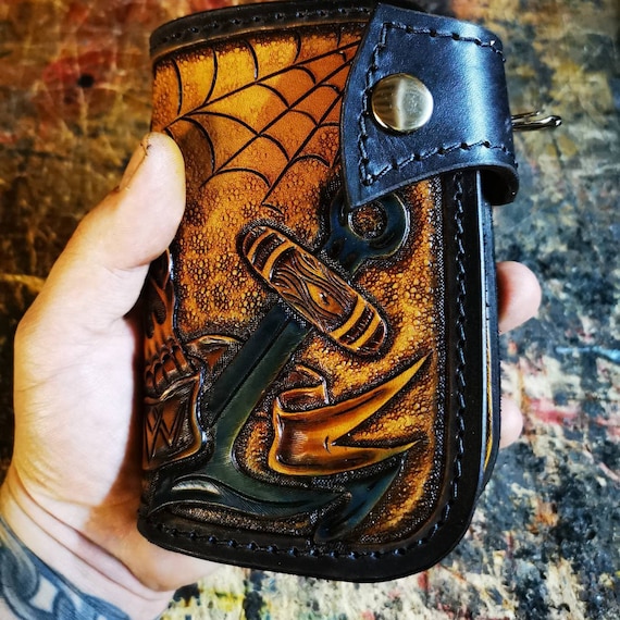 An application scenario or product detail of custom leather wallets - Image 7