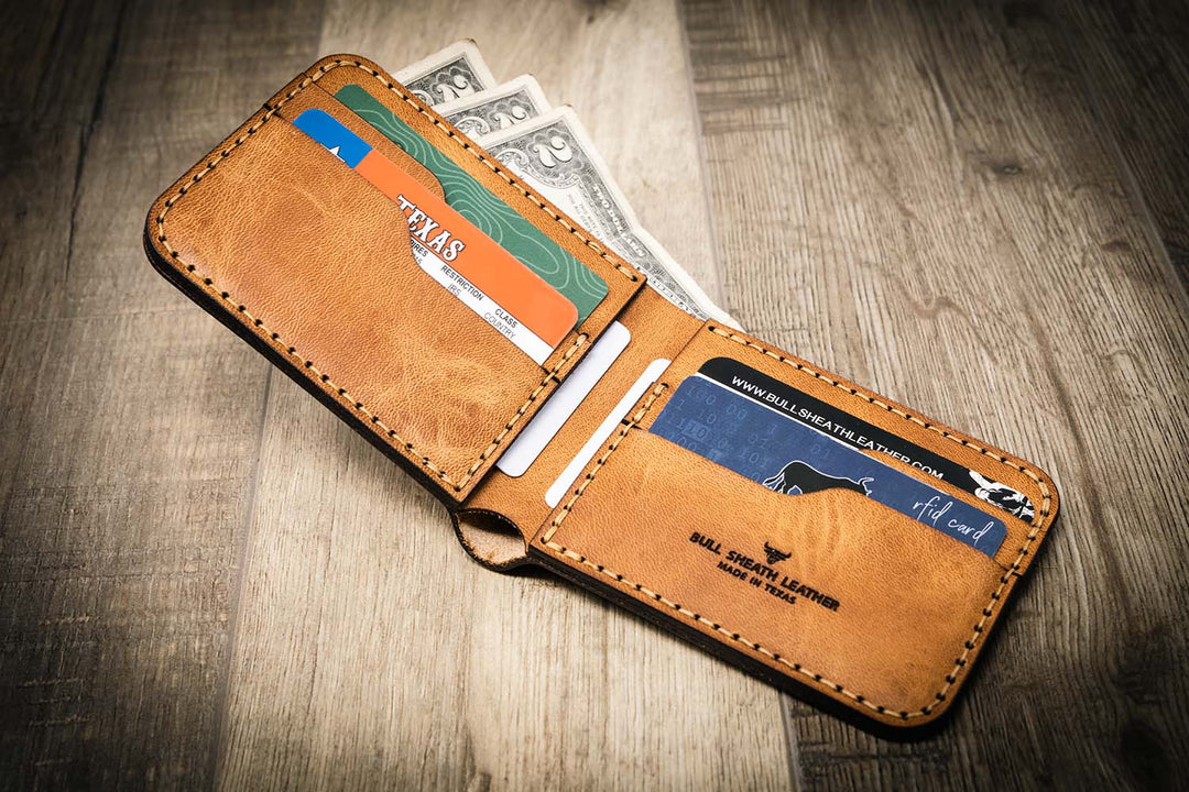 An application scenario or product detail of custom leather wallets for men - Image 8
