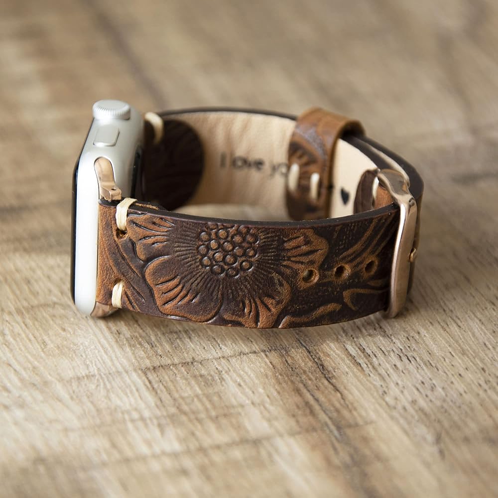An application scenario or product detail of custom leather watch bands - Image 9