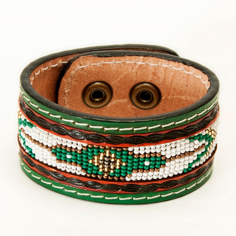 An application scenario or product detail of custom made leather bracelets - Image 14