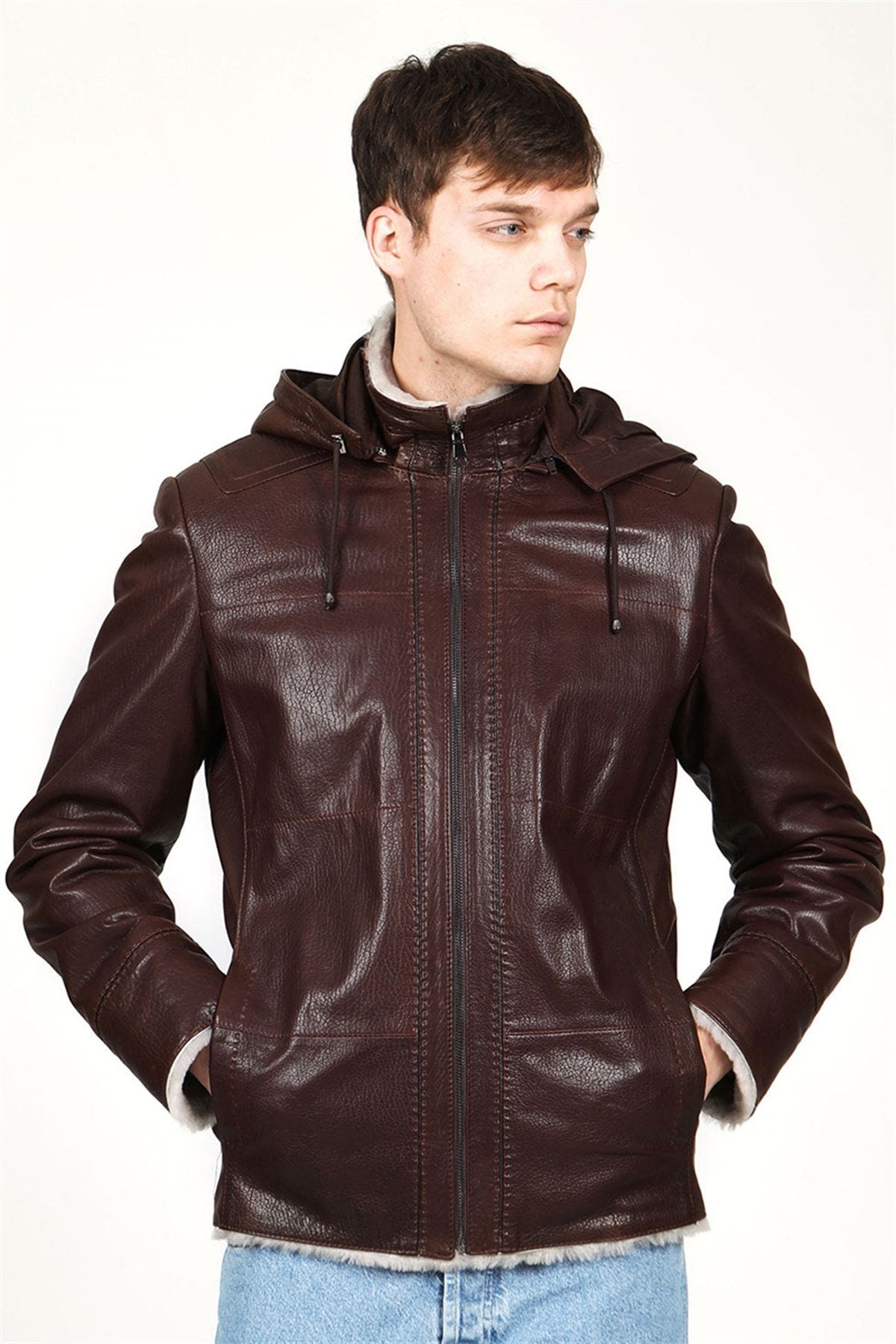 An application scenario or product detail of custom mens leather coats - Image 13