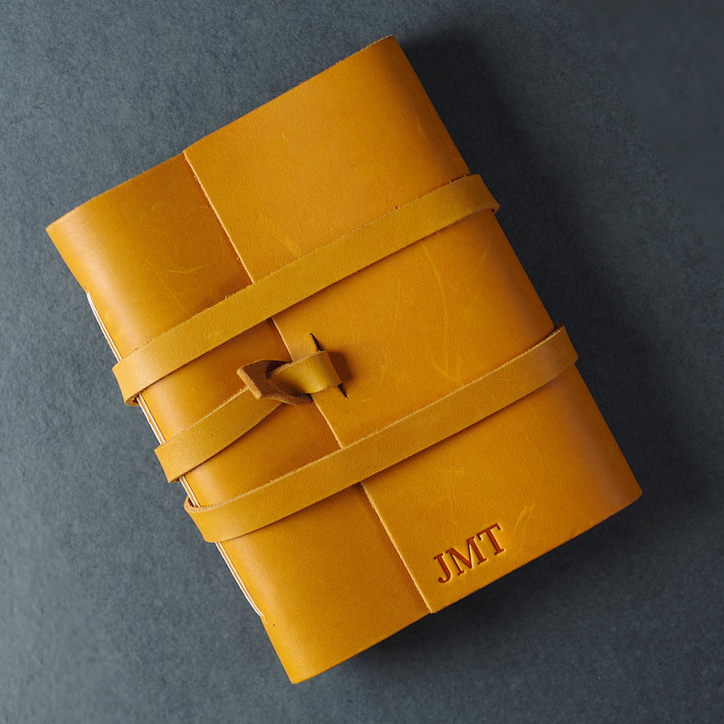 An application scenario or product detail of customized leather journal - Image 19