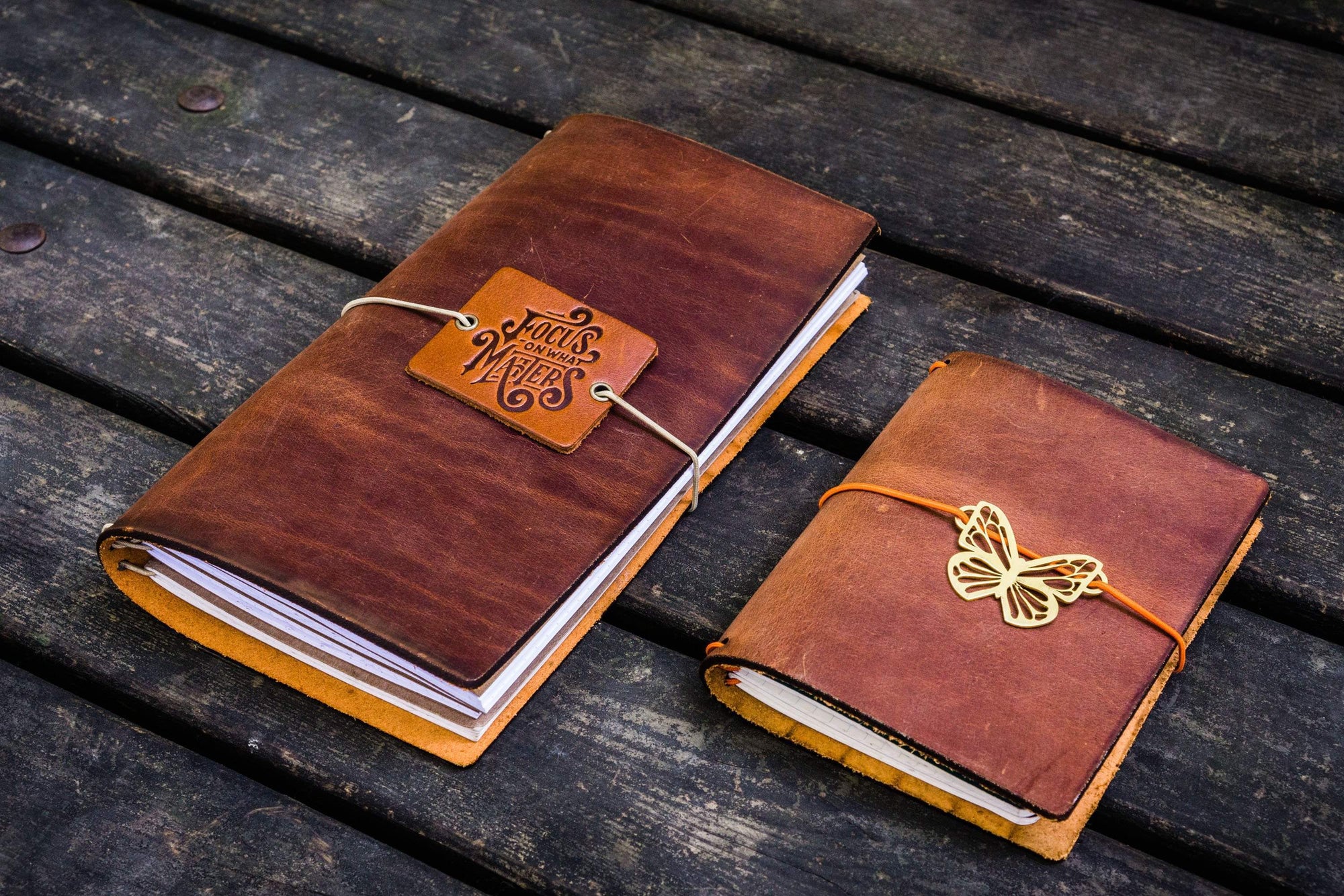 An application scenario or product detail of customized leather journal - Image 22