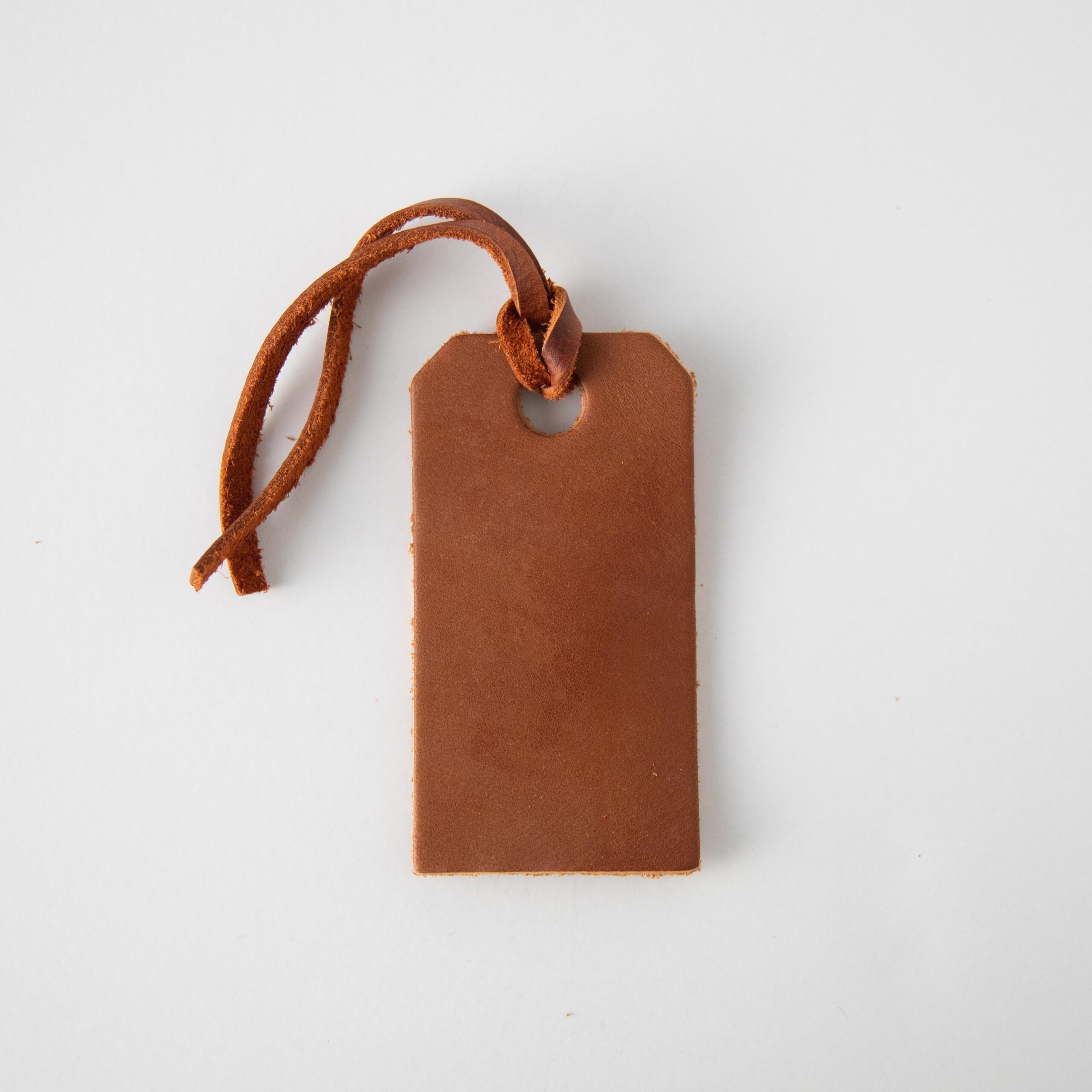 An application scenario or product detail of customized leather luggage tags - Image 2