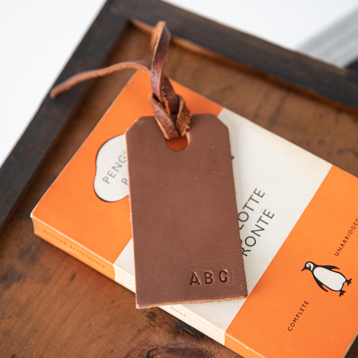 An application scenario or product detail of customized leather luggage tags - Image 5