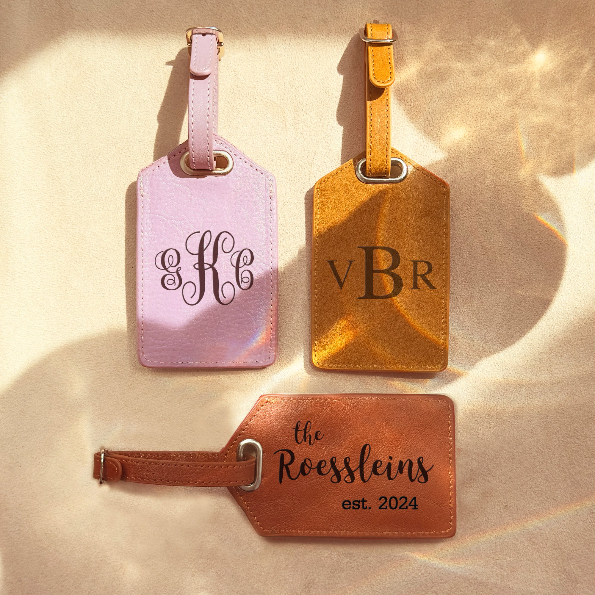 An application scenario or product detail of customized leather luggage tags - Image 15